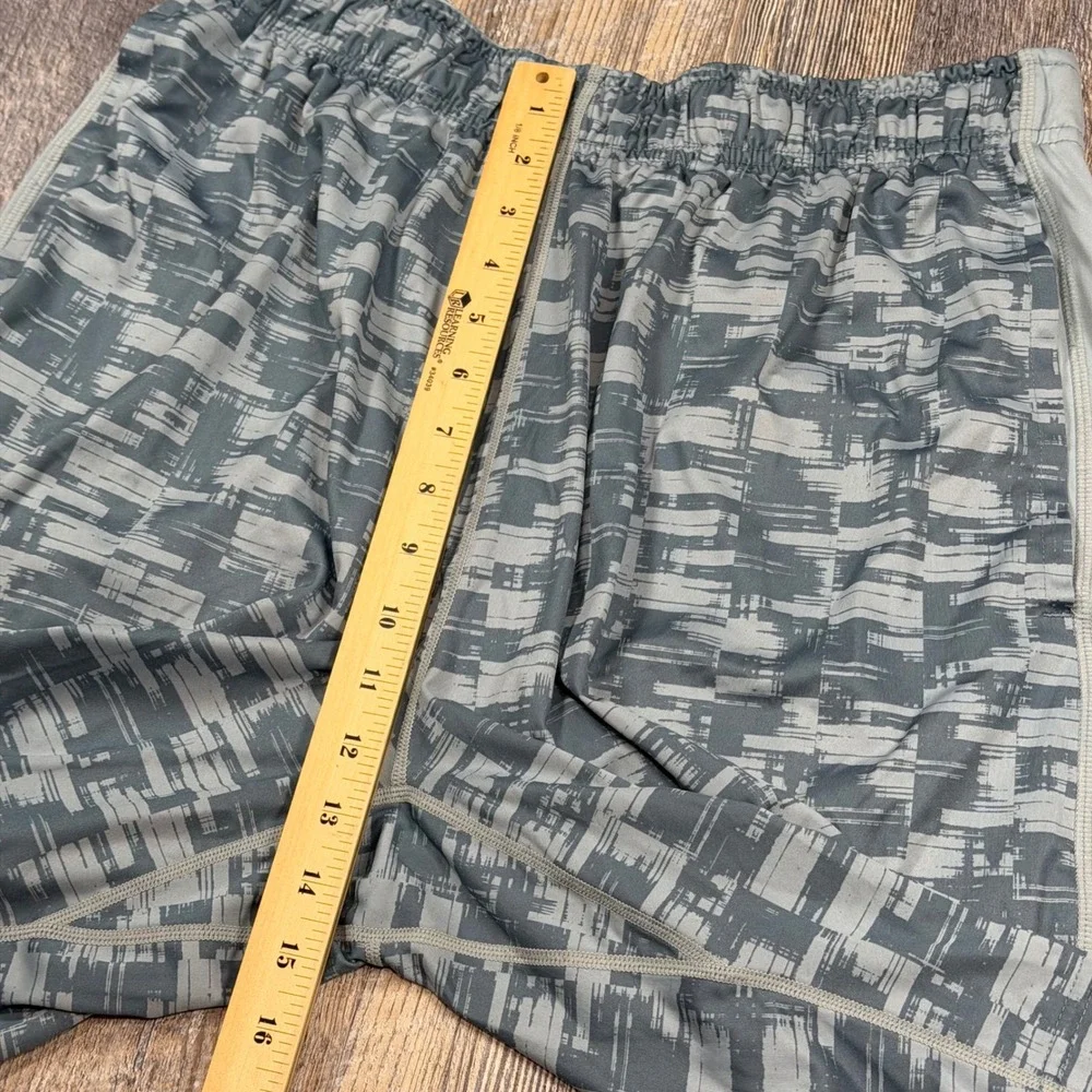 Nike Basketball Shorts Mens Large Grey Digital Camo Dri-FIT Athletic Gym Pockets